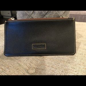Dooney & Bourke Pouch